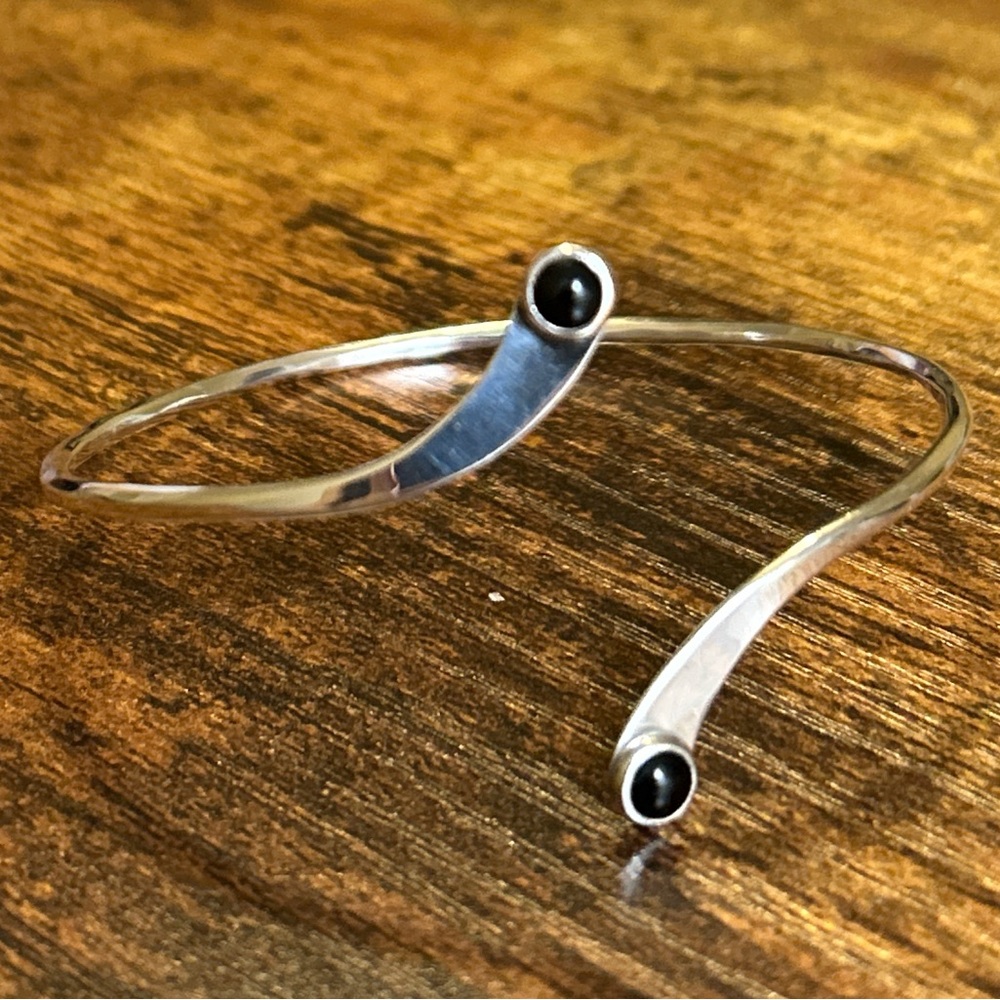 Vintage Signed K7 Sterling Silver Bypass Cuff Onyx stones Bangle Bracelet 7.8g